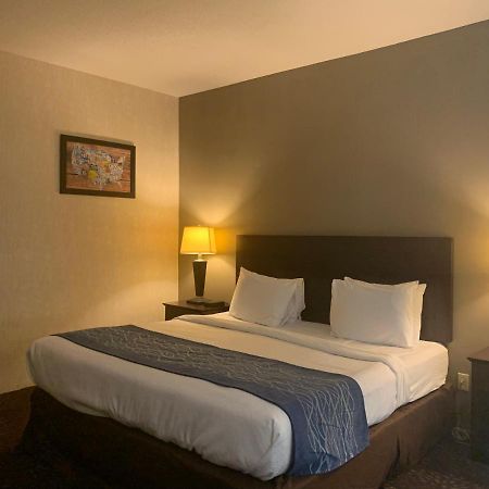 Economy Inn & Suites Hannibal Exteriör bild