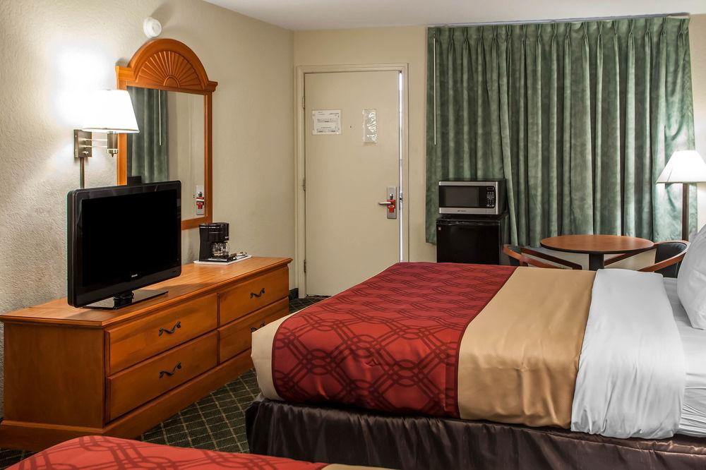 Economy Inn & Suites Hannibal Exteriör bild