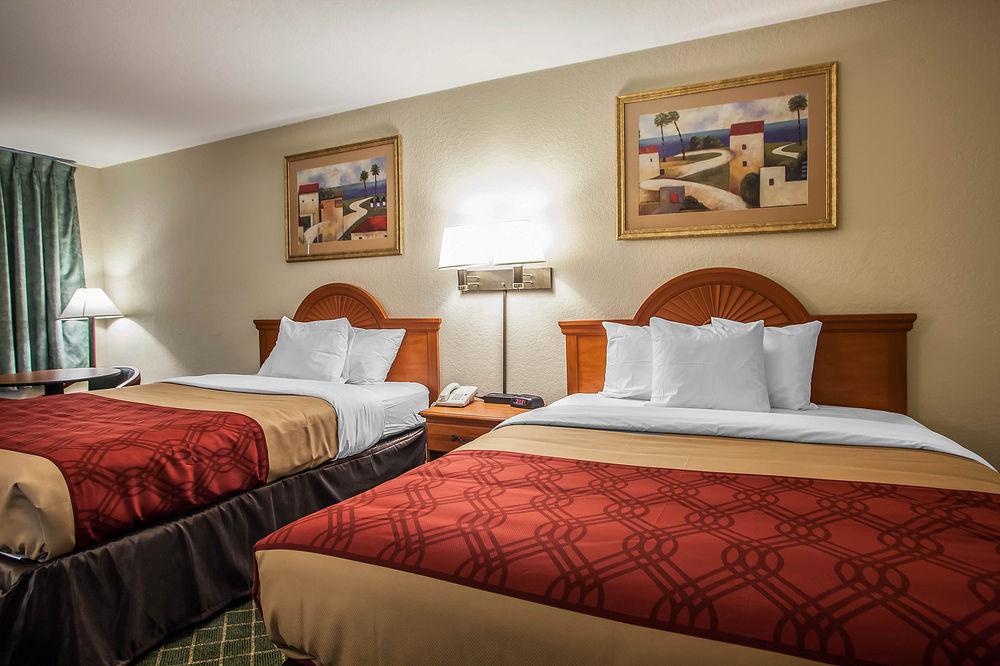 Economy Inn & Suites Hannibal Exteriör bild