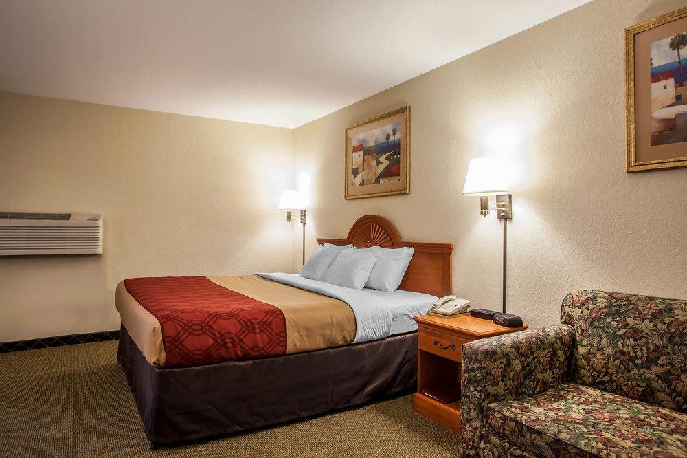 Economy Inn & Suites Hannibal Exteriör bild