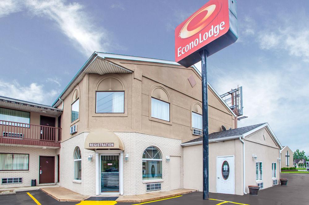 Economy Inn & Suites Hannibal Exteriör bild