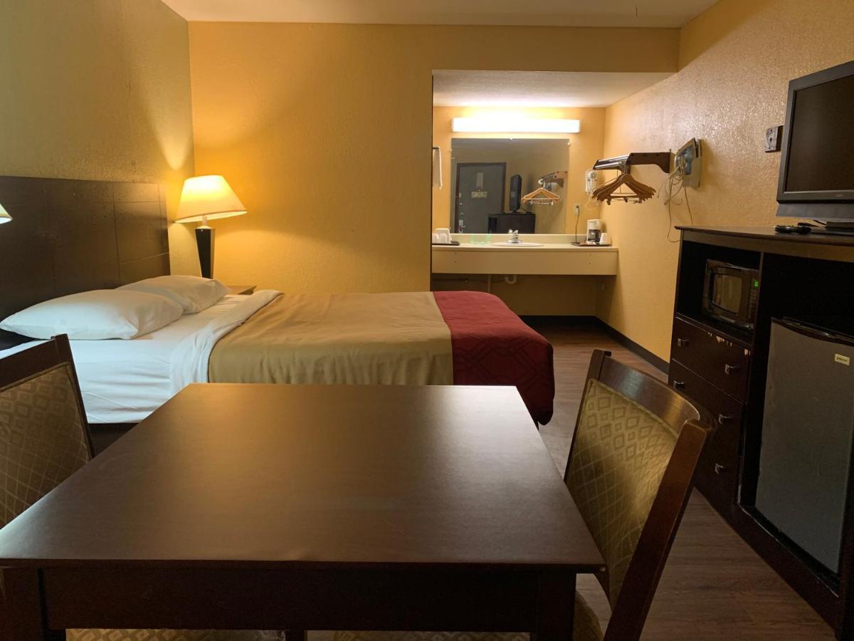 Economy Inn & Suites Hannibal Exteriör bild