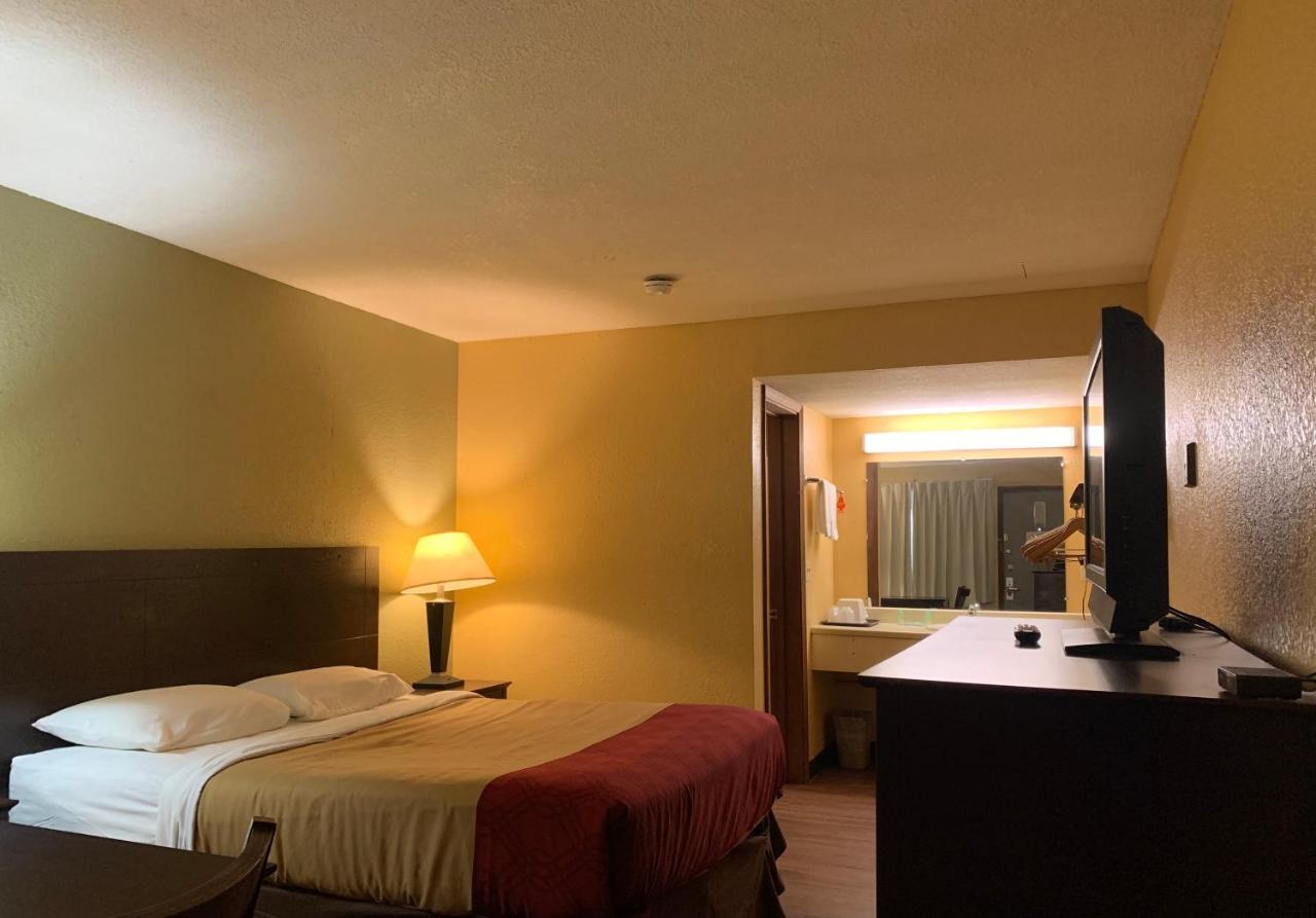 Economy Inn & Suites Hannibal Exteriör bild
