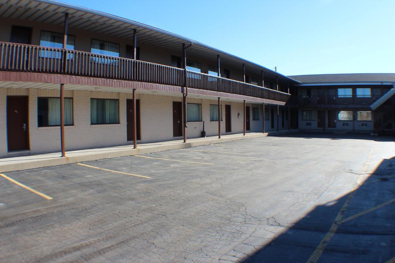 Economy Inn & Suites Hannibal Exteriör bild
