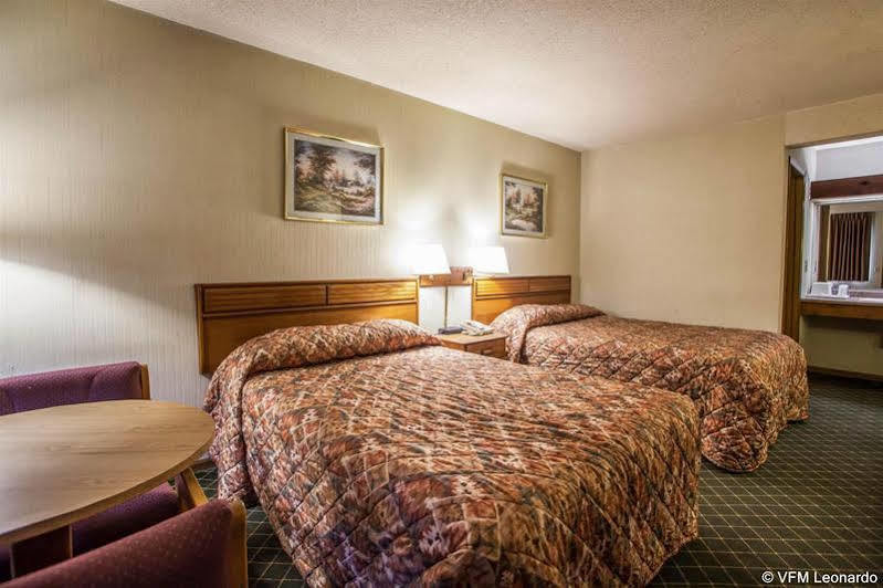 Economy Inn & Suites Hannibal Exteriör bild
